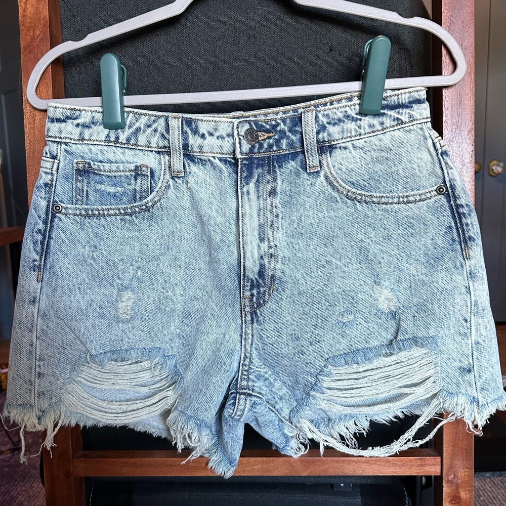 Size 27 Light Wash High Rise Denim Cut Off Distressed Shorts - Harper Hertitage